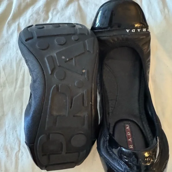 Prada Glossy Black Flats for Women - Picture 4 of 5